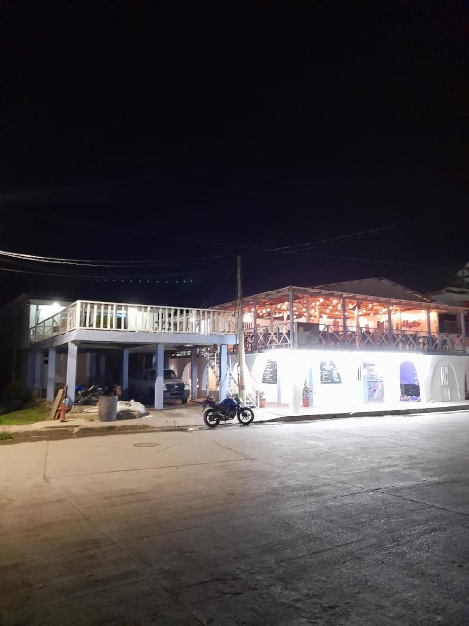 Posada Lia Centro Providencia  ภายนอก รูปภาพ
